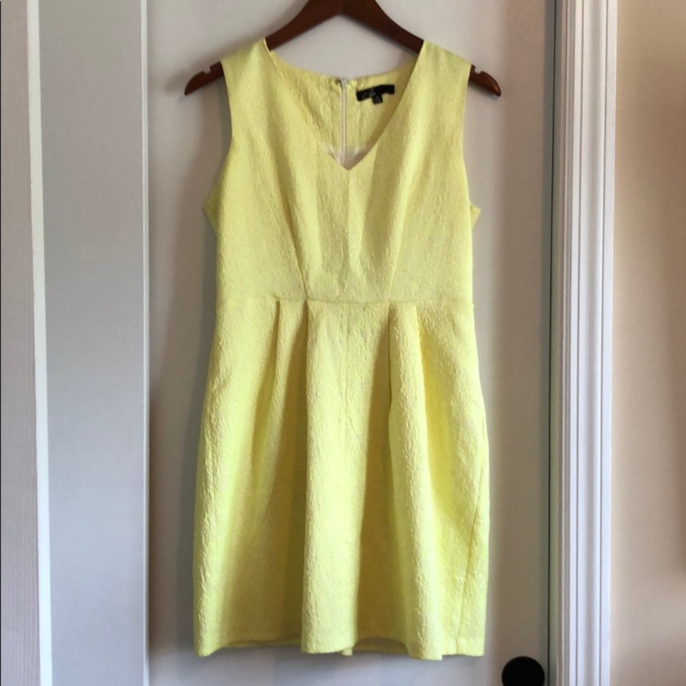 V-Neck, Sleeveless Yellow Dress